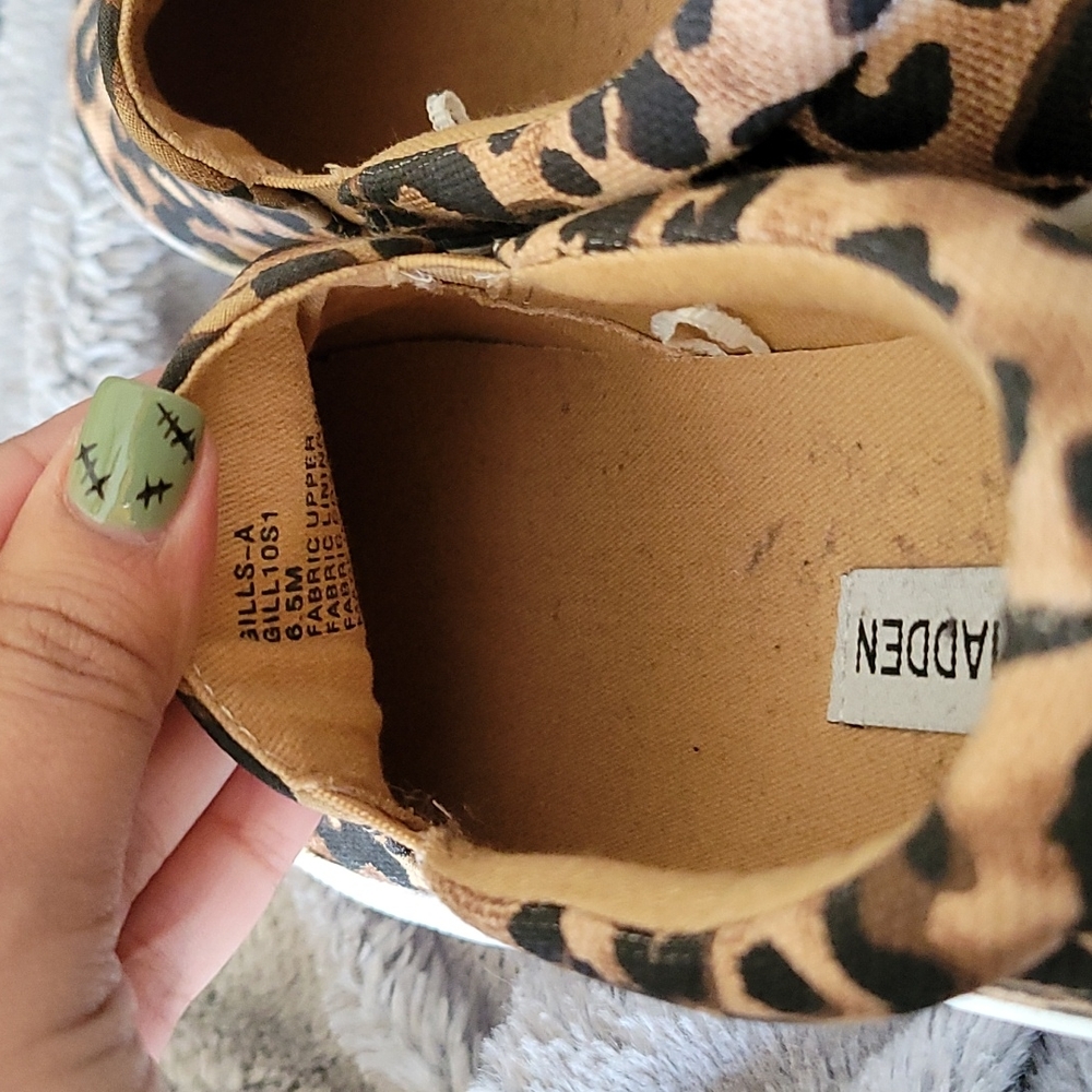 Steve Madden Leopard Slip On Gill Shoe - Picture 5 of 5